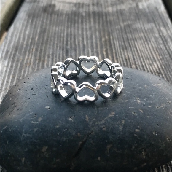 925 Silver filled Hearts Ring - Picture 3 of 3